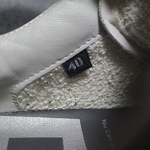 P448 John Low Top Sneakers Metallic Silver White Women's EU 40/ US 9.5 -10 - Picture 15 of 16